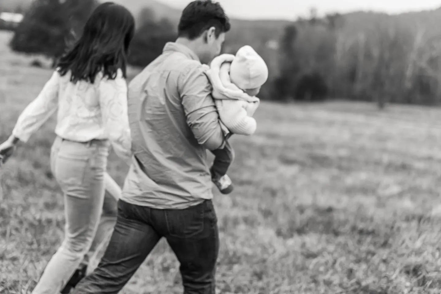 Charlottesville outdoor family photos with baby