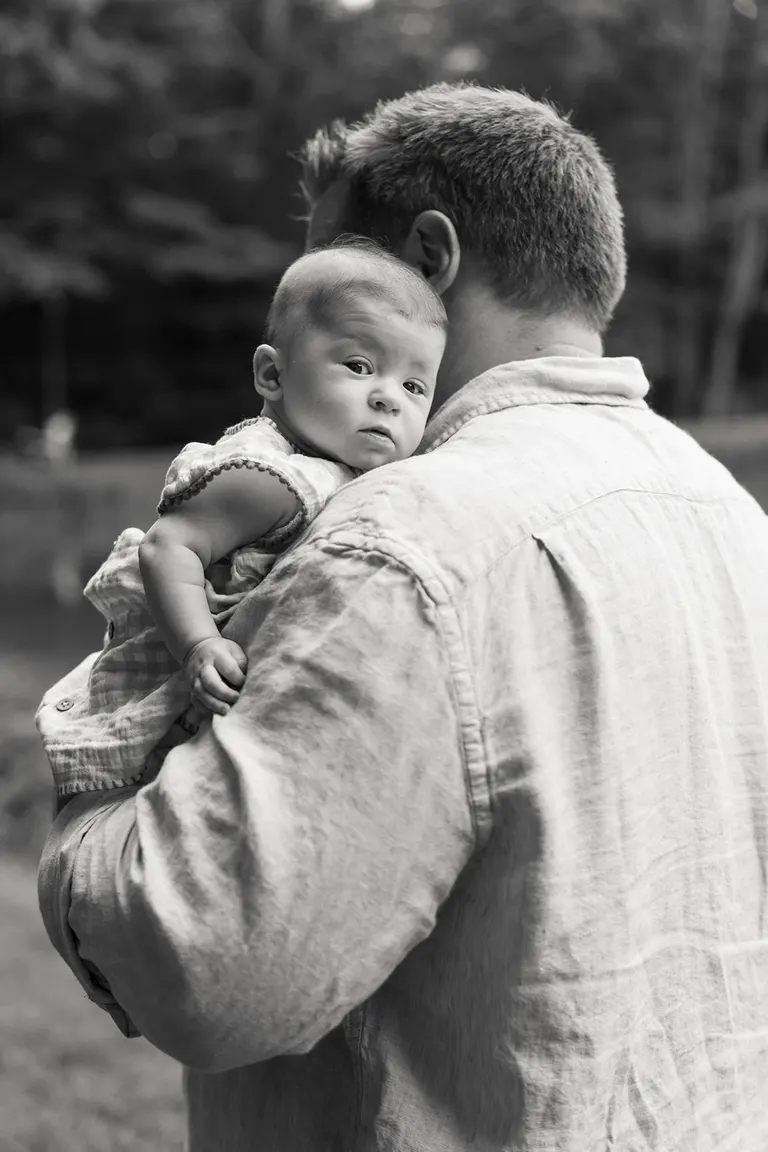 A summer day at the lake: extended family photos in Baltimore