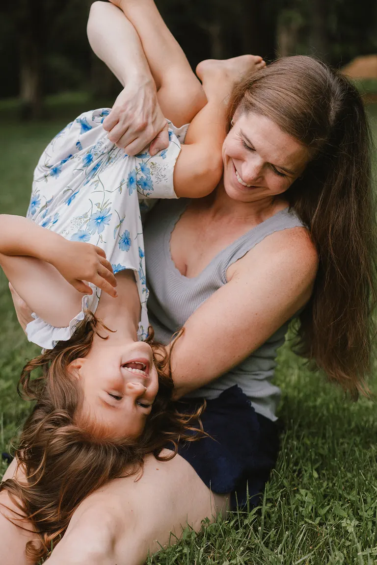 A summer day at the lake: extended family photos in Baltimore