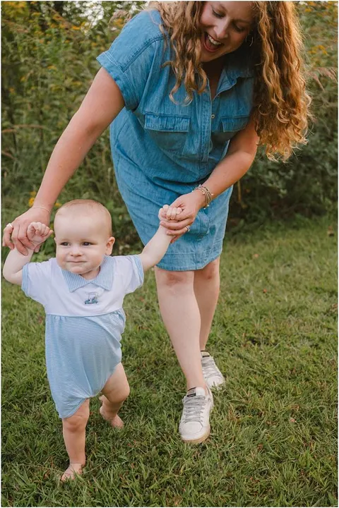 spring photos mother and toddler charlottesville virginia