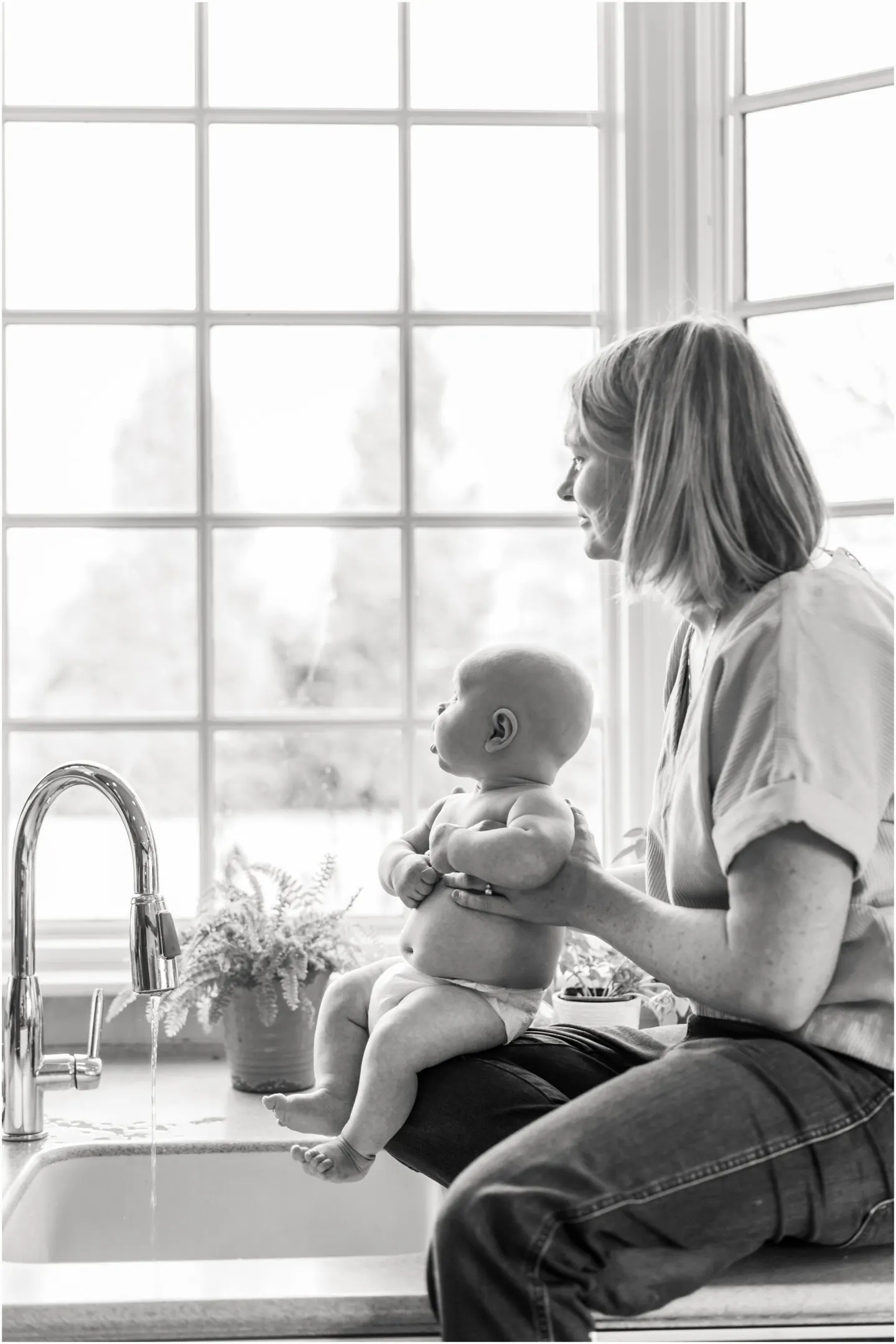 Relaxed newborn photos at home in Crozet