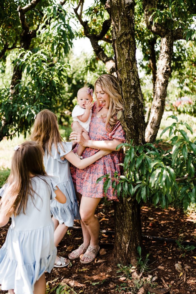 family-photos-in-full-sun