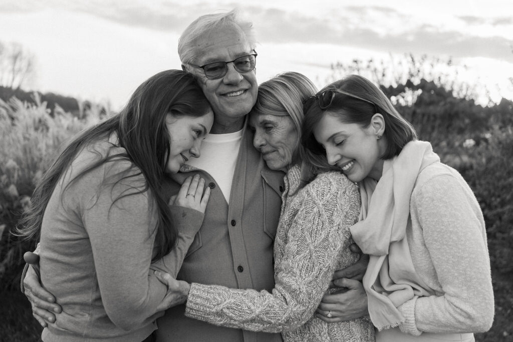 extended family session poses,  charlottesville virginia family photographer