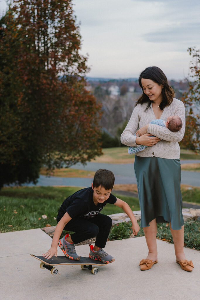 relaxed Charlottesville newborn photos at home