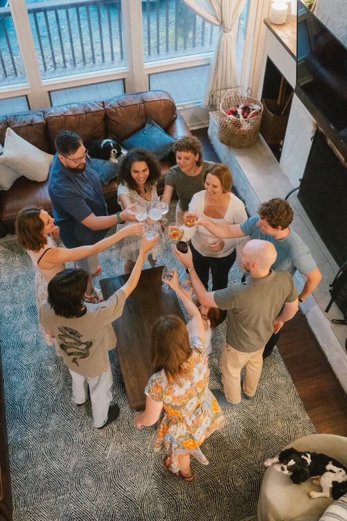relaxed extended family photos in wintergreen resort